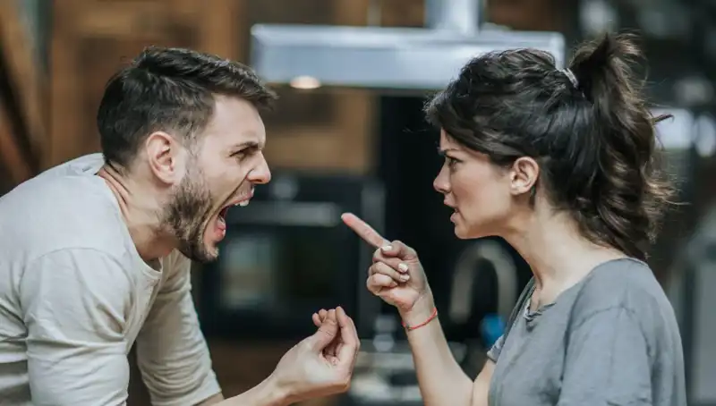 En Çok Yapılan 7 Flört Hatası: Psikologlar Harekete Geçirdi!
