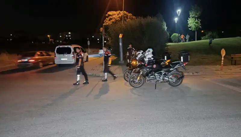 Parkta Kavga Neden Kanlı Sonuçlandı? 14 Yaşındaki Çocuk Bıçaklandı