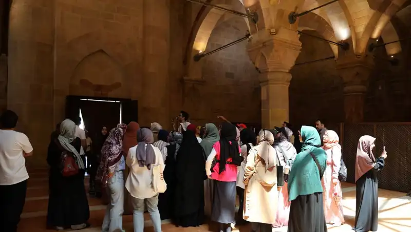 Dünyanın Eşsiz Dilleri: Kısırlık ve Kırık Kalemlerin Gizemi