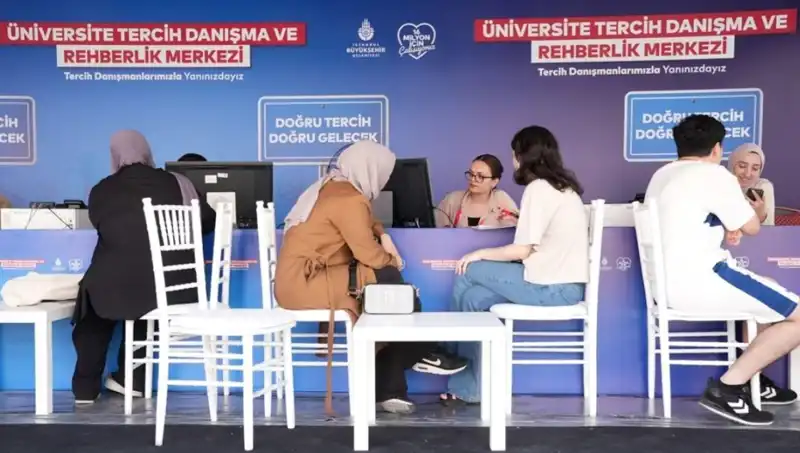 İstanbul’da Öğrencilere Destek: İBB Tercih Danışma ve Rehberlik Merkezi Açıldı