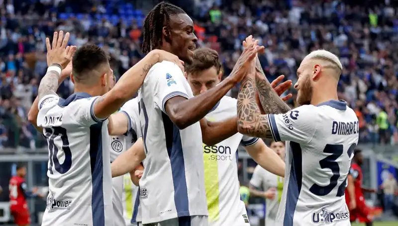 Serie A Zirvesinde Puanlar Eşitlendi: Play-off Heyecanı Başlayabilir!