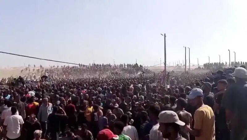 İsrail’in Filistin’deki İnsani Yardım Araçlarına Saldırısı: 30 Can Aldı