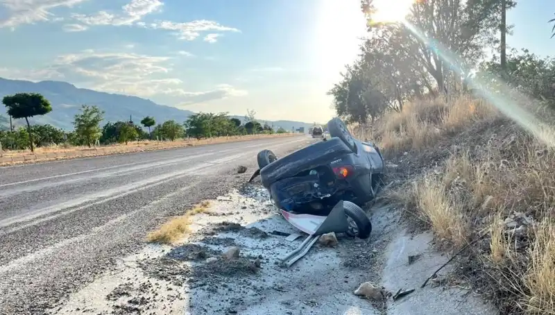 Adıyaman’da Feci Kaza: Otomobil Takla Attı, Yaralılar Hastaneye Kaldırıldı