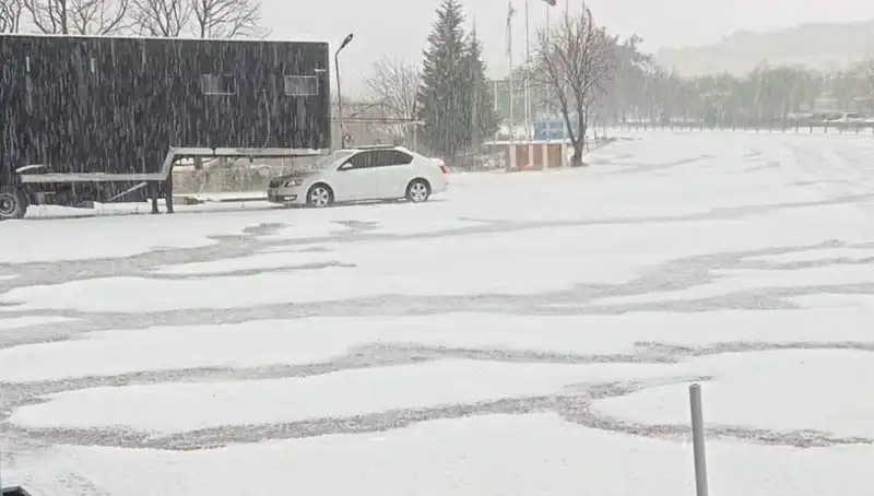 Tekirdağ’da Ceviz Büyüklüğünde Dolu Yağışı Şehrin Görünümünü Değiştirdi