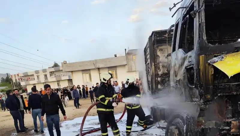 Park Halindeki İki TIR Yangını Şehirde Korku Saçtı