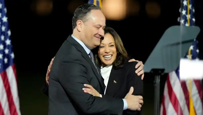Trump, Kamala Harris’in Eşini Neden Kovdu? İşte Arkasında Yatan Gerçekler