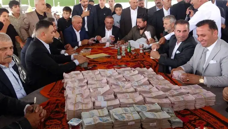 Aşiret Düğününde Takı Töreni Rekor Fiyatlarla Gerçekleşti!