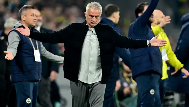 Mourinho'nun Stili Tartışma Konusu: "Modası Çoktan Geçmiş Biri"