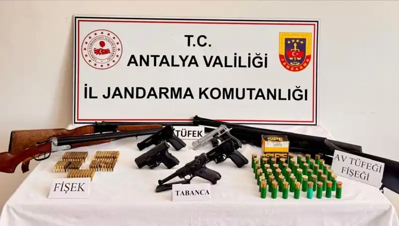 Antalya'da Ruhsatsız Silah Operasyonu: Kent Güvenliği İçin Kritik Basamak