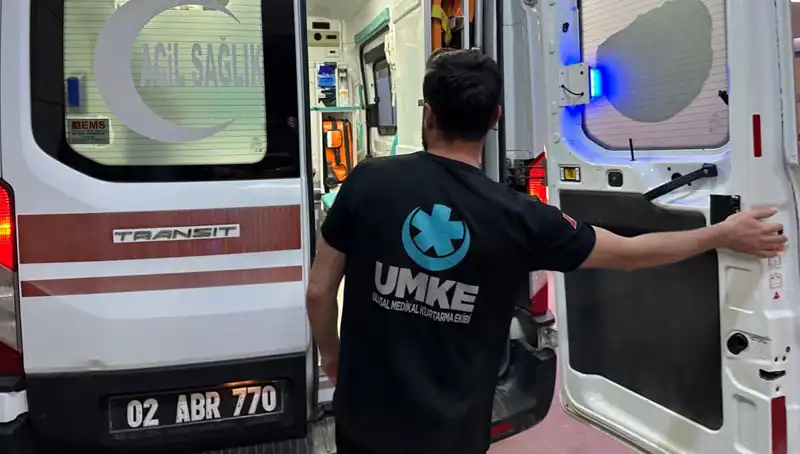 Bisikletli Genç Kızın Etek Macerası: Etek ve Tekere Yolda Kaza