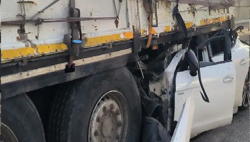 TIR'a Arkadan Saplanan Ok, Görüntülerle Şaşkınlık Yarattı