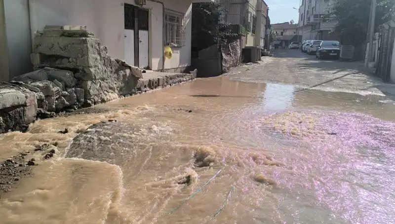 İlçede Yaşanan İçme Suyu Krizi: Çarşı da Sular Altında Kaldı!