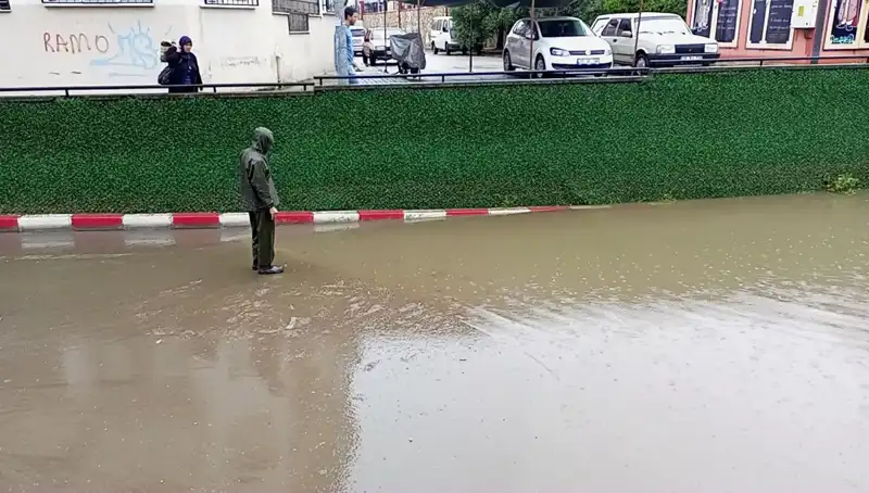 Aydın'da Şiddetli Sağanak Yağış, Alt Geçidi Su Bastı!