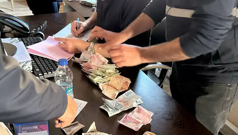 Antalya'da Dilencilere Yönelik Dev Operasyon: 19 Bin Lira Ele Geçirildi