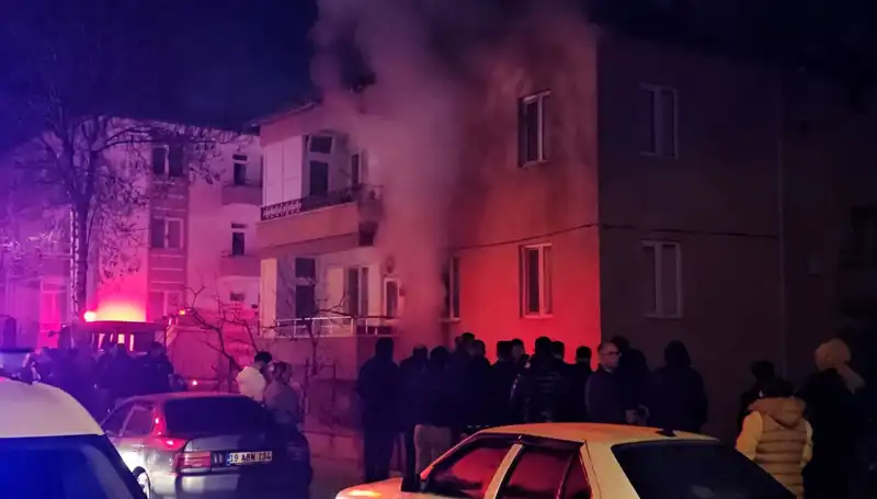Çorum’da Bodrum Katında Yangın: 10 Kişi Dumandan Etkilendi!