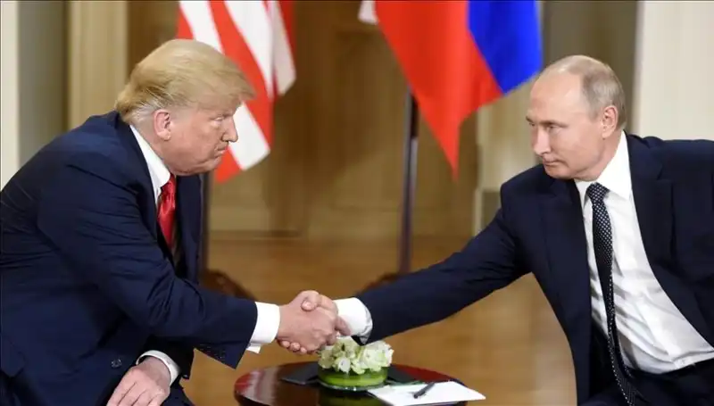 Kremlin, Putin'in Trump ile Temaslara Açık Olduğunu Açıkladı