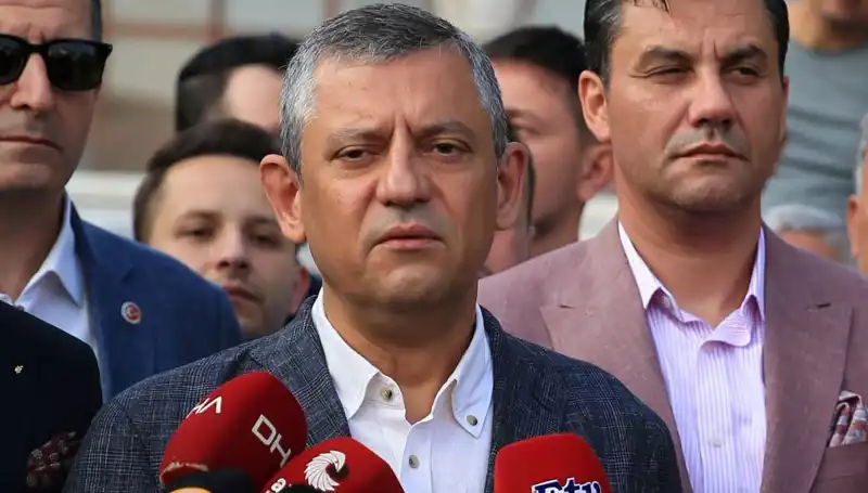 Sandıkları Ortadan Kaldırma Korkusu: Özgür Özel'den İddialı Açıklamalar
