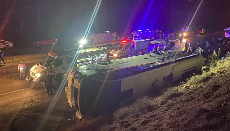 İşçi Servisi Şarampole Devrildi: Olayda 23 Kişi Yaralandı