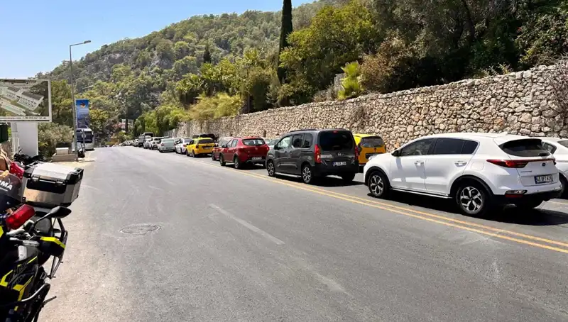 Fethiye-Ölüdeniz Yolunda Uzun Kuyruklar: Tatilciler Akın Etti!