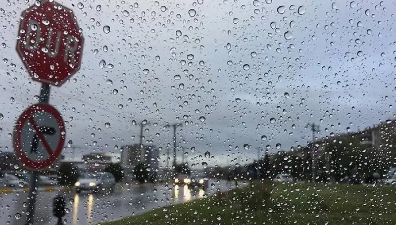 20 İlin Meteorolojik Alarmı: Sıcaklıklar Düşüyor, Sağanak Yağış Kapıda!