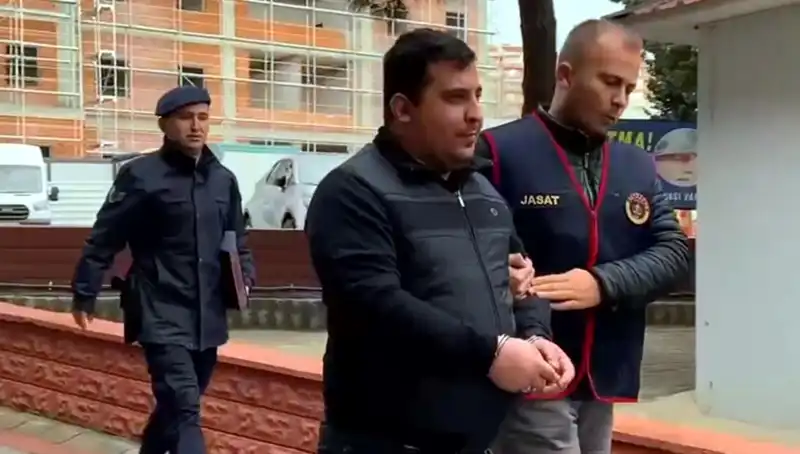 410 Farklı Suçtan Aranan Zanlı, Dramaturjik Bir Yakalanma Hikayesiyle Ele Geçirildi!