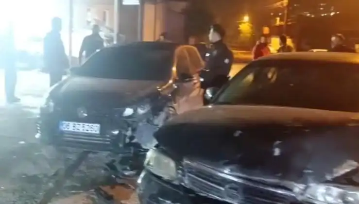 Çevirmeden Kaçışın Sonu: 2 Araç Çarpıştı, Büyük Şaşkınlık!