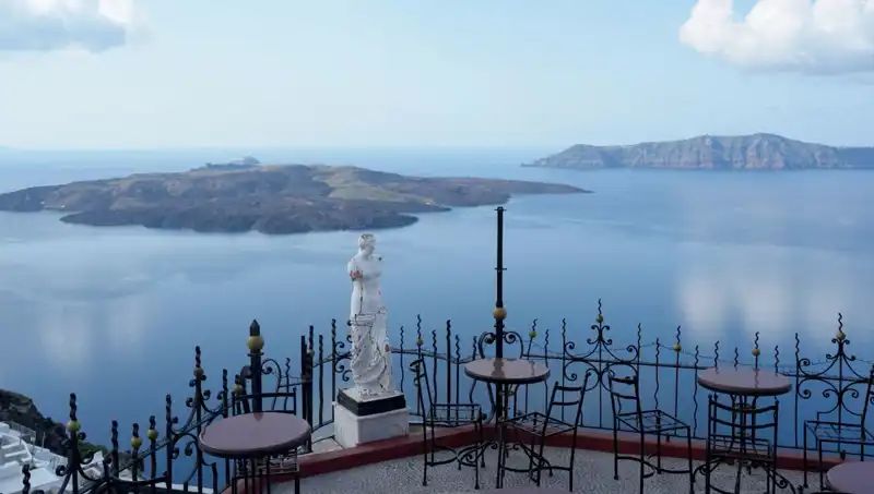Santorini'de Endişe Verici Gelişmeler: Ada Sulara Gömülebilir mi?