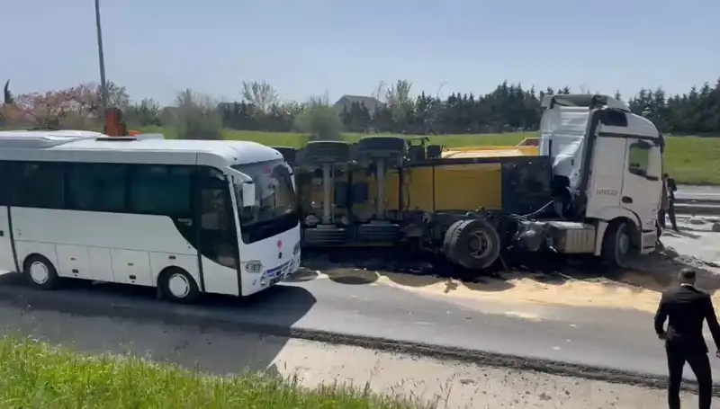 Büyükçekmece TEM Otoyolu'nda Kaza: 3 Saatlik Yol Kapalı, Kilometrelerce Kuyruk Oluştu