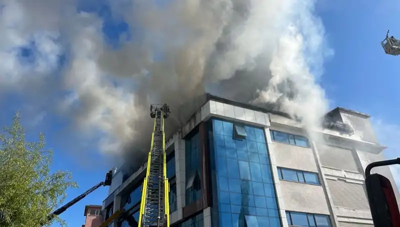 Esenyurt'ta Tekstil Atölyesinde Korkutan Yangın: Gerçekler Ortaya Çıktı