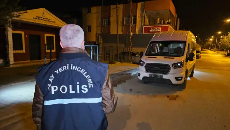Kebapçıda Yaşanan Dehşet! Arkadaşına Bıçak Çekti