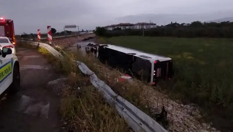 Manisa'da Tur Otobüsü Kazası: Yaralılar ve Olayın Detayları