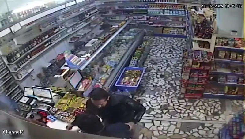 Cezaevi Firarisi Markette Dehşet Saçtı: O Anlar Güvenlik Kamerasında
