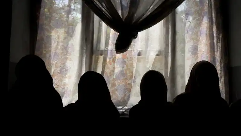 Taliban, Kadın Yazarların Eserlerini Yasaklayarak Sesi Susturuyor