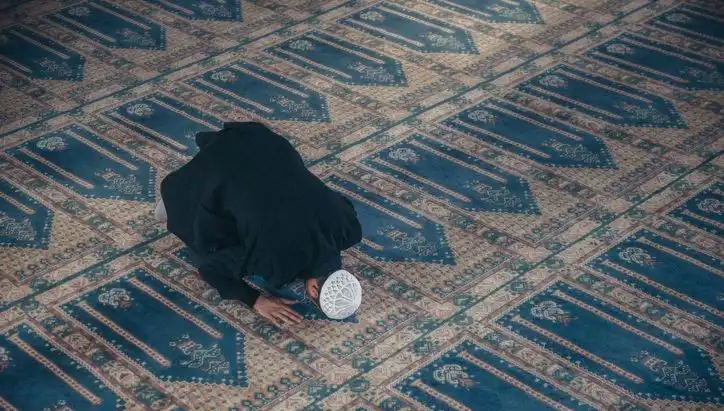 İslamiyetin Temel İbadeti: 12 Eylül Cuma Namazı Saatleri ve Kılınışı