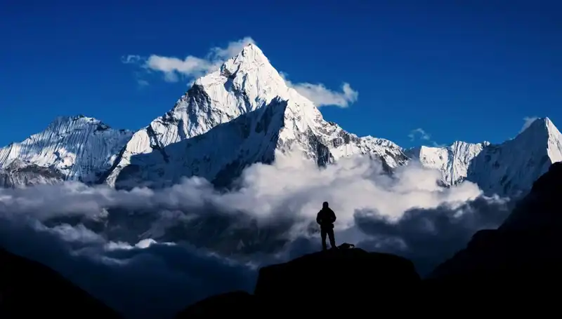 Everest Dağı’na Renk Katan Yenilik: Tırmanış Deneyimi Son Durak Oluyor