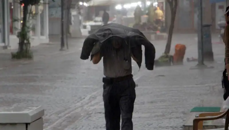 25 İl İçin Sarı Kodlu Uyarı: Kuvvetli Sağanak Yağmur Mı Geliyor?