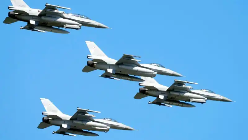 ABD'nin F-16 Planı: Ukraynalı Pilotlara 310 Milyon Dolar Eğitim Destek