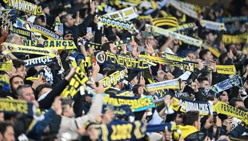 Fenerbahçe'de Kombine Fiyatları Açıklandı: Taraftarlar Ne Bekleyebilir?
