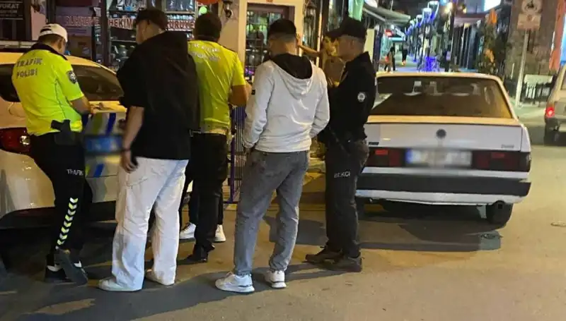 Yüksek Seste Müzik Dinlemek, Ehliyetini Kaybetmesine Neden Oldu!