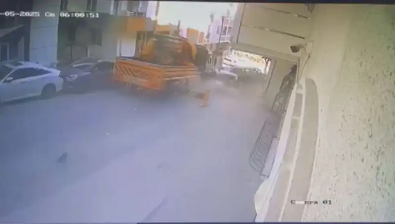 Kontrolden Çıkan Vinç, 23 Araca Çarpıp Büyük Bir Kazaya Sebep Oldu