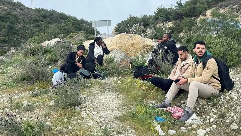 Göçmen Kaçakçılığına Darbe: İki İlde 20 Düzensiz Göçmen Yakalandı