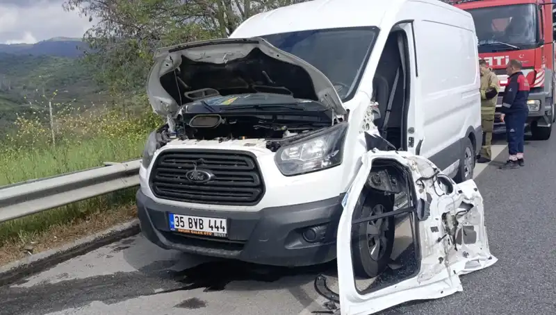 Aydın-İzmir Otoyolu'nda Meydana Gelen Feci Kaza: Hayatını Kaybedenler Var