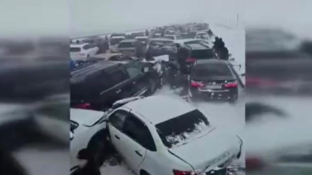 Kazakistan'da 95 araç zincirleme kaza yaptı