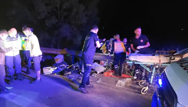 Minibüsten Savrulan Yolcuların Korkunç Kaza Anı Ortaya Çıktı