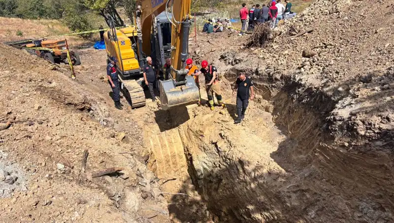 Manisa'da Havuz Kazısında Toprak Kayması: İki Kişi Hayatını Kaybetti