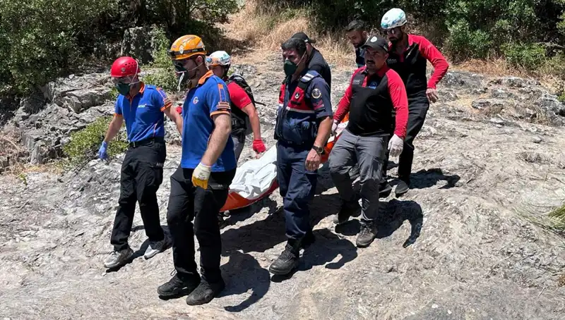 Kayalıkların Arasında Sır Ölüm: Doğa ve İnsan Arasındaki Gizemli Bağ