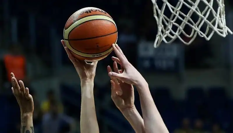 Fenerbahçe ve Beşiktaş Arasında Kadın Basketbolunda Kıyasıya Yarı Final Mücadelesi