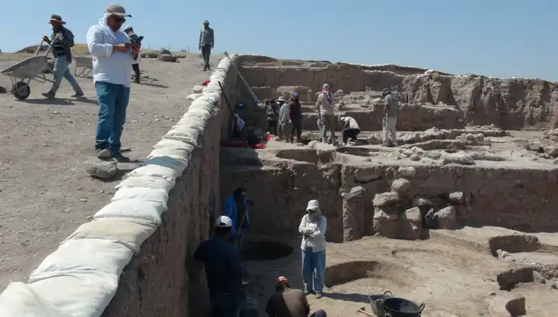 Kilis Oylum Höyük'te Sıcak Havalara Rağmen Kazı Çalışmaları Tüm Hızıyla Devam Ediyor