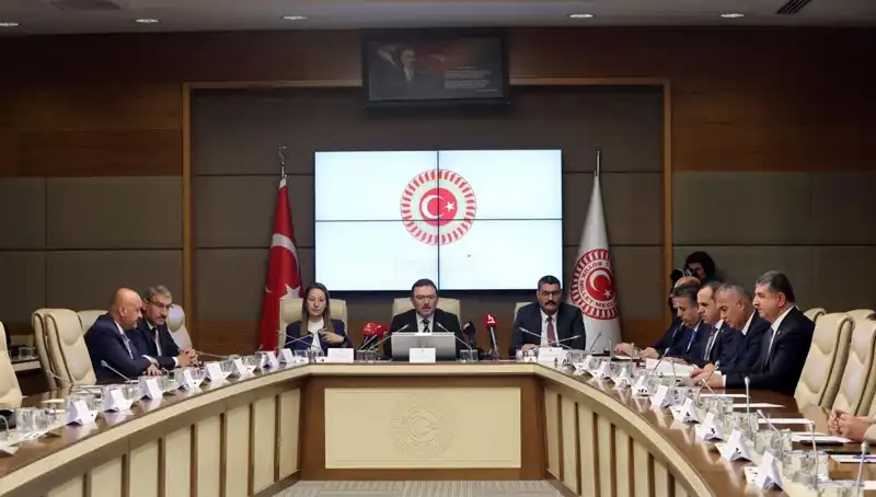 : Meclis, Kartalkaya Yangın Faciasını Araştırıyor: "Vali Üzülüyor, Ağlama" İfadeleri Tartışmalara Neden Oldu