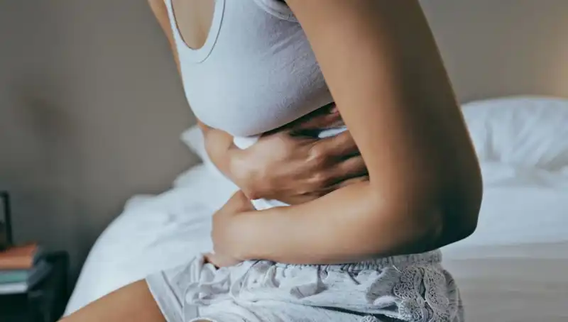 22 Yaşında Bağırsak Kanseri: Genç Kızın Uyarı Niteliğindeki Deneyimi